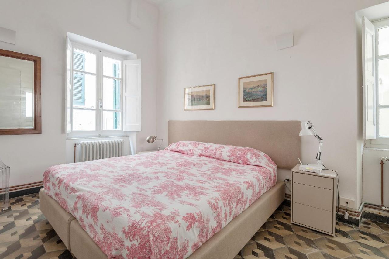 Marina Apartment, Unique, Authentic, Beachfront, 2 Aircondo Bdr , 2Bht, Easy To Train Or From Private Parking Βερνάτσα Εξωτερικό φωτογραφία