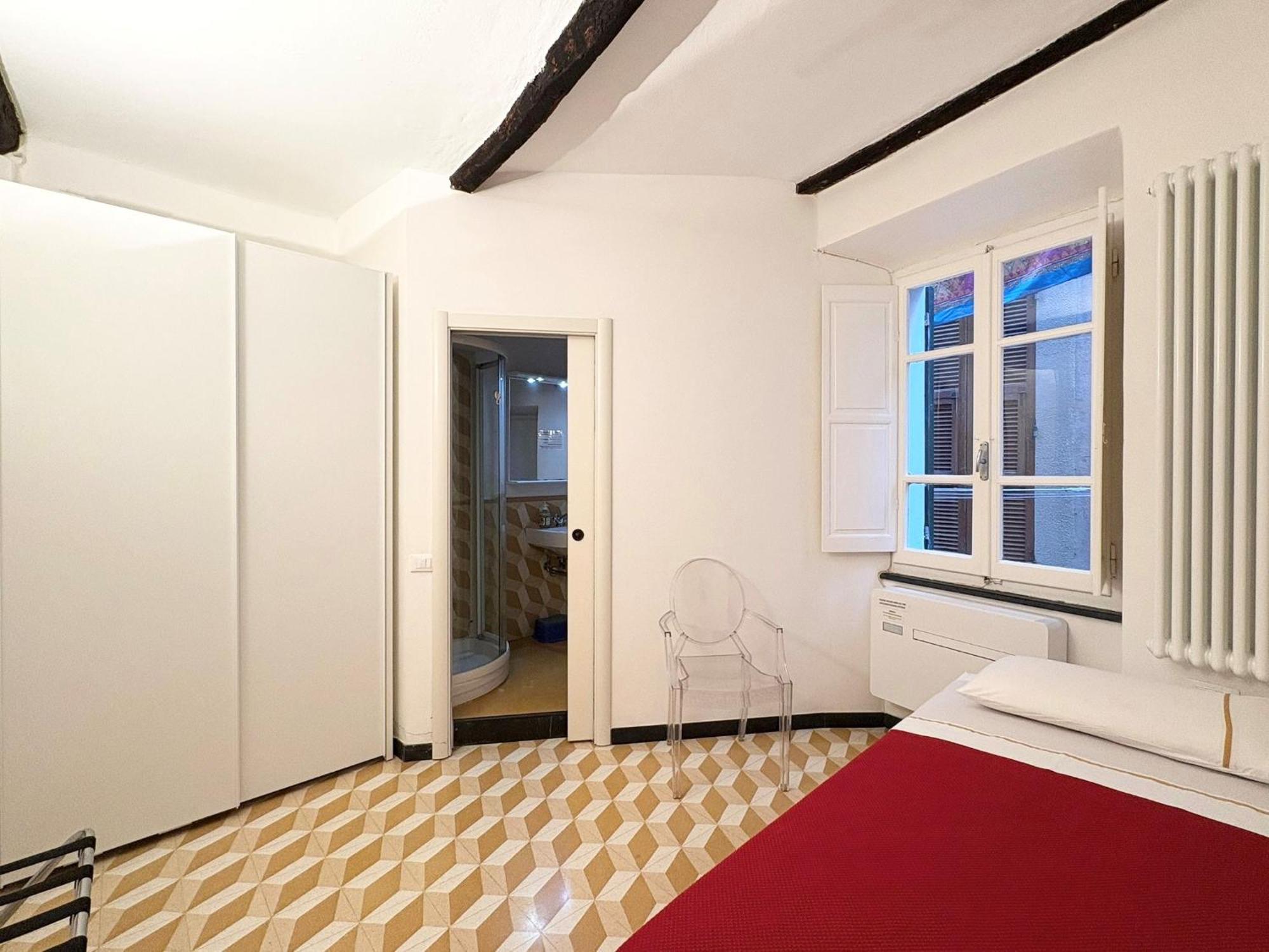 Marina Apartment, Unique, Authentic, Beachfront, 2 Aircondo Bdr , 2Bht, Easy To Train Or From Private Parking Βερνάτσα Εξωτερικό φωτογραφία