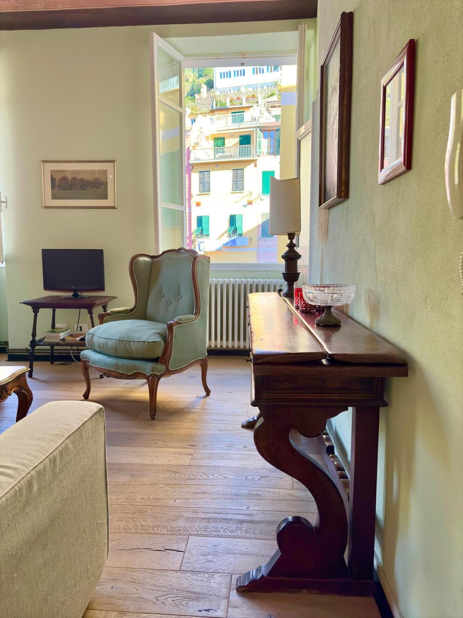 Marina Apartment, Unique, Authentic, Beachfront, 2 Aircondo Bdr , 2Bht, Easy To Train Or From Private Parking Βερνάτσα Εξωτερικό φωτογραφία